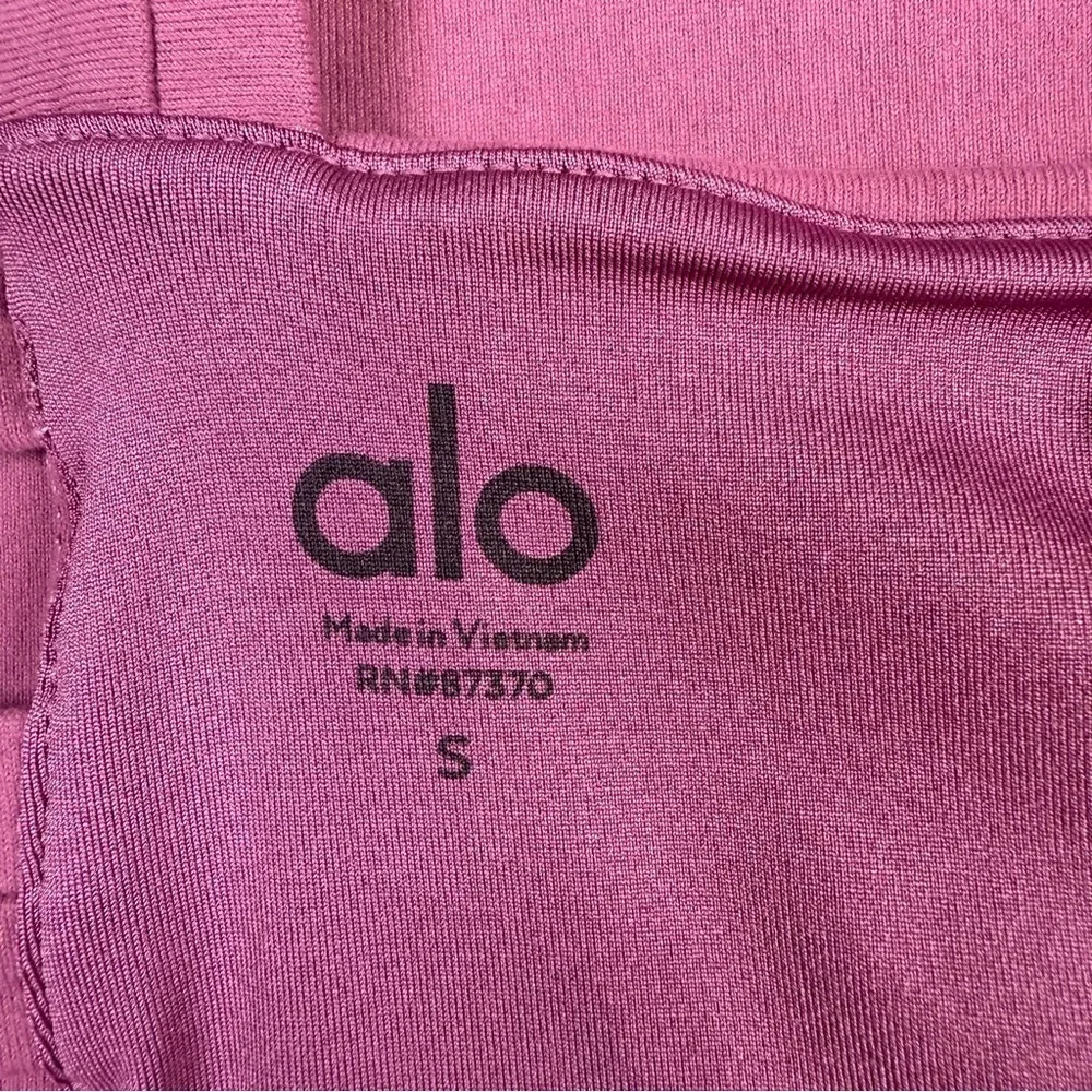 ALO Yoga Fortify Sports Bra Tank - Size Small in Dragonfruit.  Without Pads